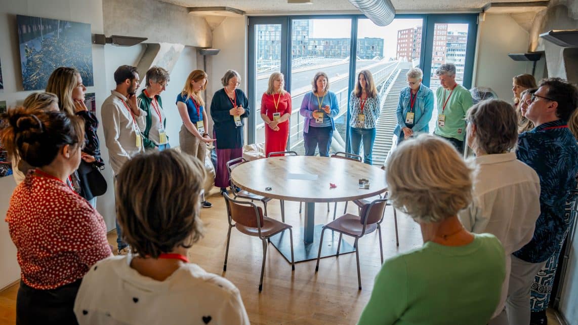 ESCuela training The Art of Sustaining Networks